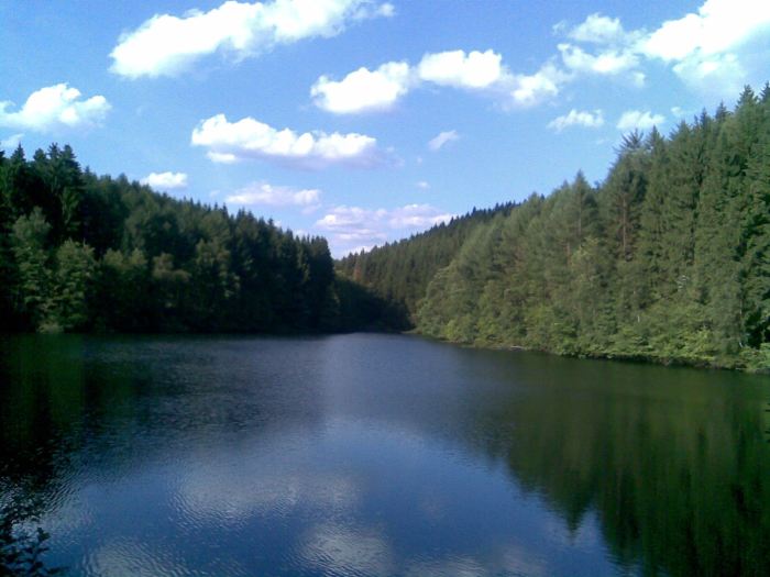 Blick auf die Genkeltalsperre