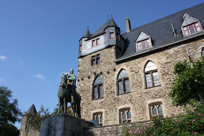 Schoss Burg und der Graf von Burg